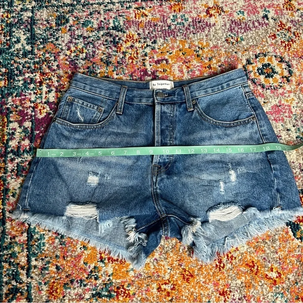 By Together Boutique Cutoff Distressed Jean Shorts‎
